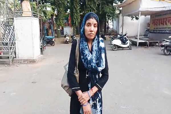 ITBP जवान की प्रताड़ना से परेशान पत्नी ने दर्ज कराई FIR: नाराज समाज ने महिला के पूरे परिवार को किया बहिष्कृत, अब हाई कोर्ट ने कलेक्टर, एसपी और अध्यक्ष को भेजा नोटिस