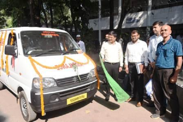 डीएमएफ से मिले दो नये शव वाहन