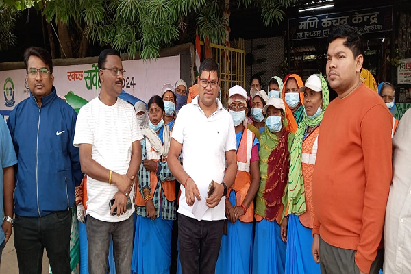 चंद्रा मोर्या टाकिज अंडरब्रिज के निचे जल भराव से निजात कराने, दिए निर्देश।