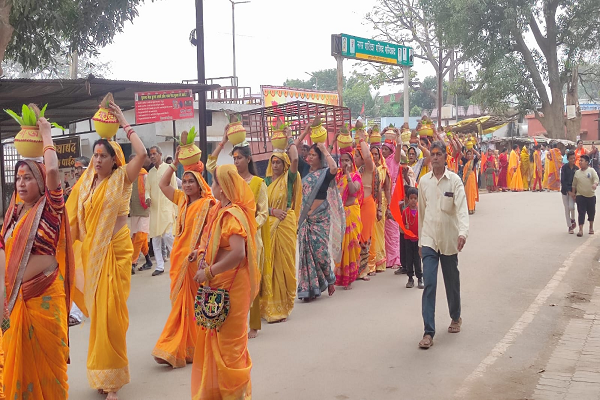  गरियाबंद में नौ दिवसीय दिव्य संगीतमय श्रीराम कथा का आयोजन, निकाली गई भव्य कलश यात्रा