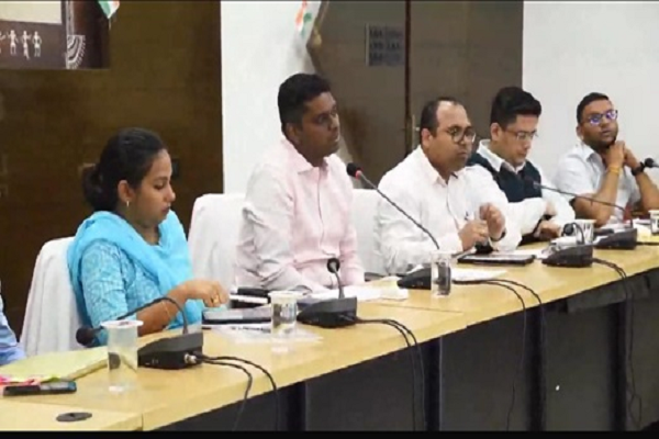 धान खरीदी केंद्रों में बारदाना की पर्याप्त उपलब्धता करें सुनिश्चित-कलेक्टर