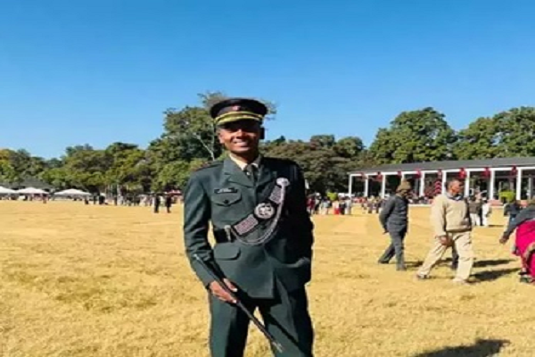 स्वयं केशरवानी का चयन थलसेना में लेफ्टिनेंट के पद पर हुआ