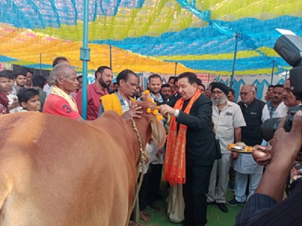 जिला स्तरीय पशु मेला उत्सव, प्रदर्शिनी एवं गौपूजन कार्यक्रम संपन्न