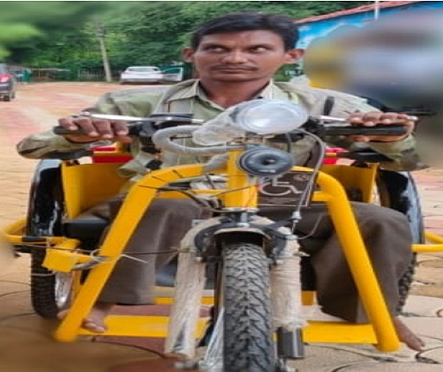 मोटराईज्ड ट्रायसायकल मिलने से आत्मनिर्भर बने टिकेश्वर पटेल