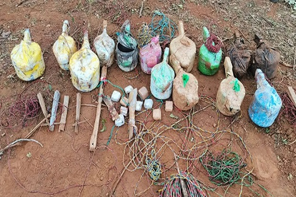  जवानों ने 15 आईईडी बरामद कर किया डिफ्यूज