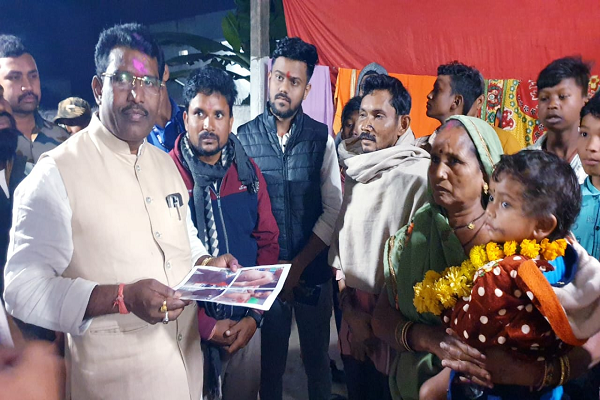  तेंदुए के हमले से घायल व्यक्तियों का विधायक रोहित साहू ने जाना कुशलक्षेम