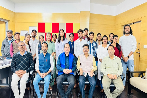 पत्रकारिता विश्वविद्यालय में वीर बाल दिवस पर भाषण प्रतियोगिता आयोजित