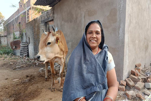 मुद्रा योजना की बदौलत नीतू ने खड़ा किया डेयरी का व्यवसाय