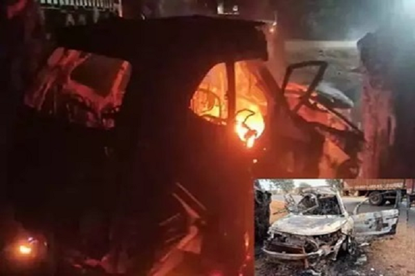 कार में लगी आग, 2 युवक जिंदा जले