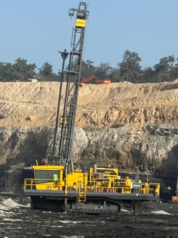  भारतीय कोयला उद्योग का डिजिटल खनन में पहला कदम: डोजर पुश माइनिंग का सफल परीक्षण पीईकेबी खदान में सम्पन्न