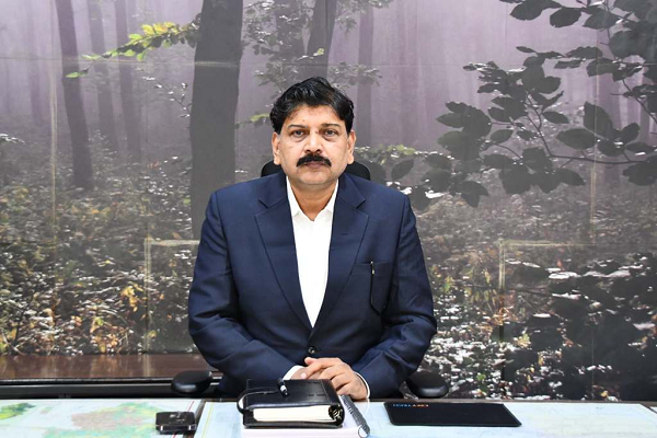 रायपुर मंडल के नये मंडल रेल प्रबंधक दयानंद ने ग्रहण किया पदभार