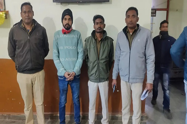 जमीन दिखाने के बहाने युवती से दुष्कर्म