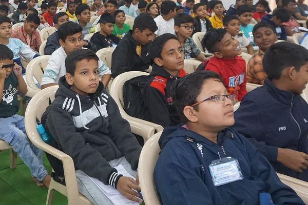  अर्जुन की एकाग्रता धारण किए आप बच्चे चमकता सितारा हो....