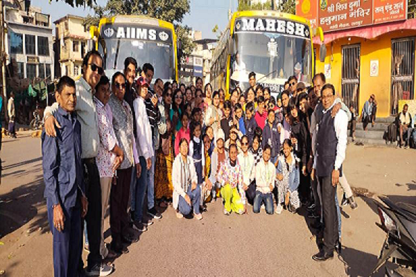 बड़ा मंदिर की पाठशाला के बच्चों ने गगरेल डैम में मनाई पिकनिक