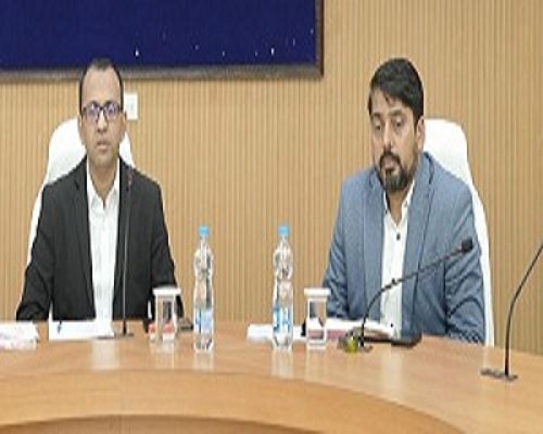 ओवरलोड राखड़ लेकर चलने वाले वाहनों पर सतत कार्यवाही करेंः कलेक्टर