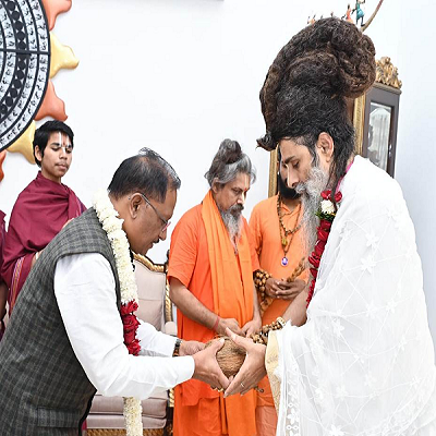 मुख्यमंत्री से सद्गुरु ऋतेश्वर महाराज ने की मुलाकात