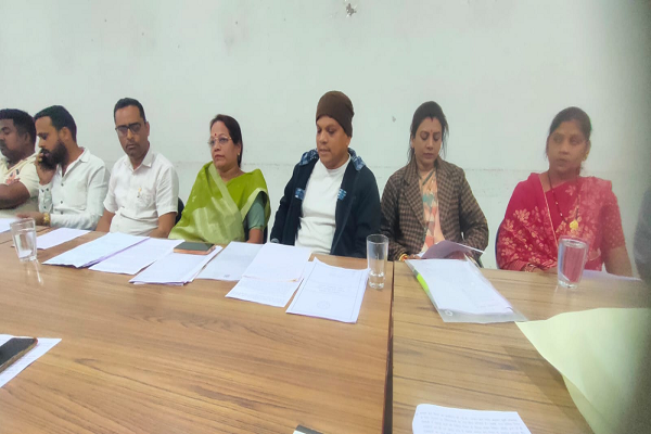 रिसाली निगम का सालाना राजस्व 10 करोड़ का, टेंडर निकाला 16 करोड़ का