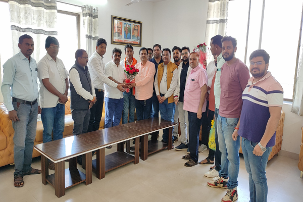  नव नियुक्त भाजपा जिला अध्यक्ष अनिल चंद्राकर का गरियाबंद जिला दवा विक्रेता संघ ने सौजन्य मुलाकात कर दी बधाई