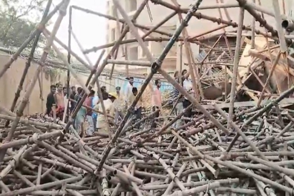 वीआईपी रोड में निर्माणाधीन बिल्डिंग गिरी, 10 मजदूर घायल, 3 की हालत गंभीर...