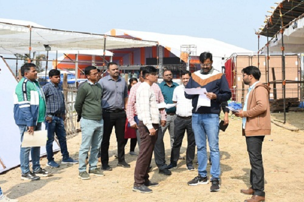 कलेक्टर ने तातापानी महोत्सव की तैयारियों का लिया जायजा