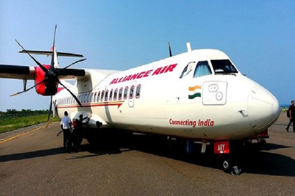 7 घंटे का इंतजार, फिर मिली फ्लाइट रद्द होने की जानकारी, भड़के यात्री...