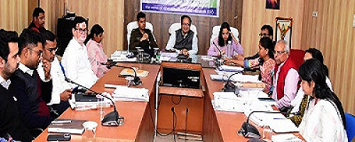 जरूरतमंदों को ध्यान में रखते हुए दिलाए प्रधानमंत्री आवास योजना का लाभ : कलेक्टर