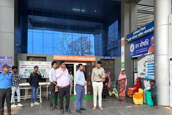 मरीजों के उपचार-सुविधाओं में किसी भी प्रकार की कोताही बर्दाश्त नही : कलेक्टर