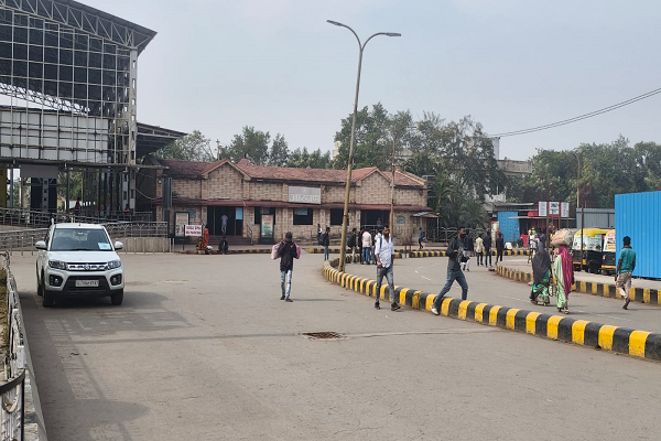 बिलासपुर स्टेशन में पुनर्विकास कार्य तीव्र से जारी !