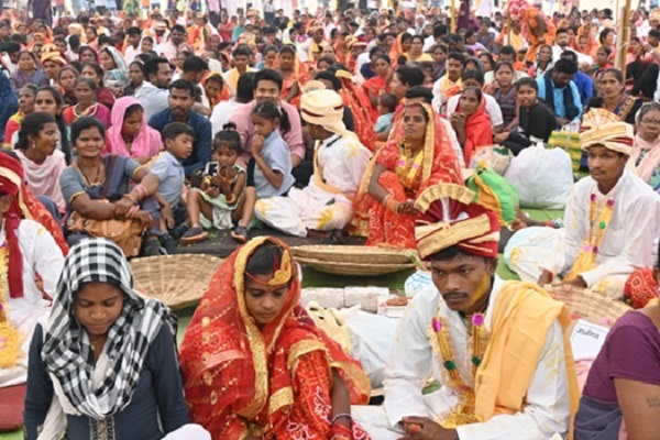 मुख्यमंत्री कन्या विवाह योजना अंतर्गत 148 जोड़े बंधे परिणय सूत्र में