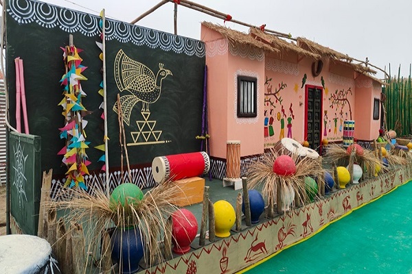 महाकुंभ में लोगों के आकर्षण का केंद्र बना छत्तीसगढ़ पैवेलियन, पहुंच रही है भारी भीड़