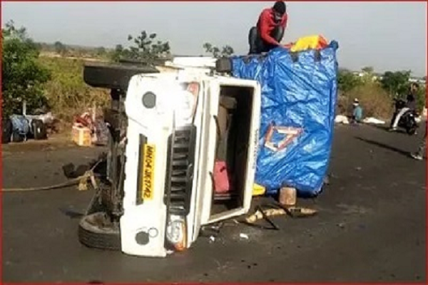 पिकअप और ट्रक में हुई भिड़ंत, 2 महिलाओं की मौत