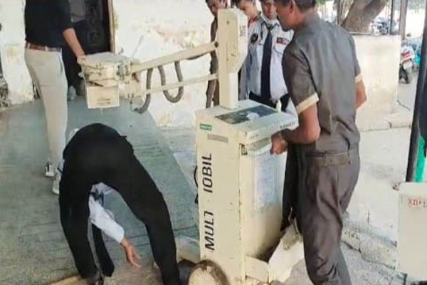 रायपुर पहुंचे 14 नक्सलियों के शव&hellip; पोस्टमार्टम से पहले पोर्टेबल मशीन से होगा एक्स-रे