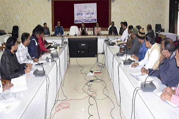 कर्तव्यों का निर्वहन पूर्ण जवाबदेही के साथ करें सेक्टर अधिकारी : कलेक्टर