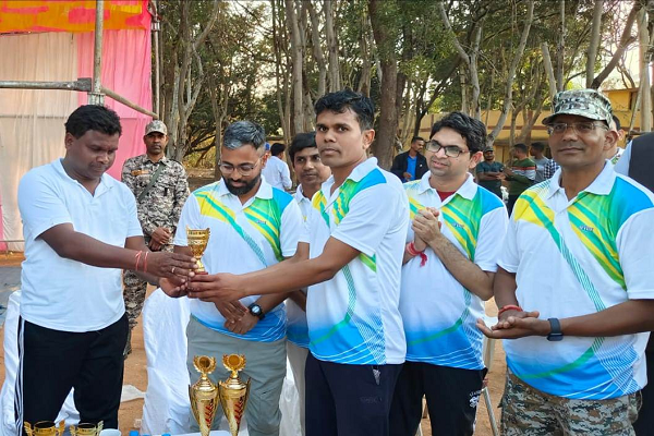 सद्भावना क्रिकेट मैच में कलेक्टर इलेवन टीम विजयी