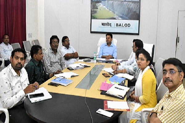 राज्य निर्वाचन आयोग के सचिव ने की वीडियो कांफ्रेसिंग के माध्यम से निर्वाचन के तैयारियों की समीक्षा