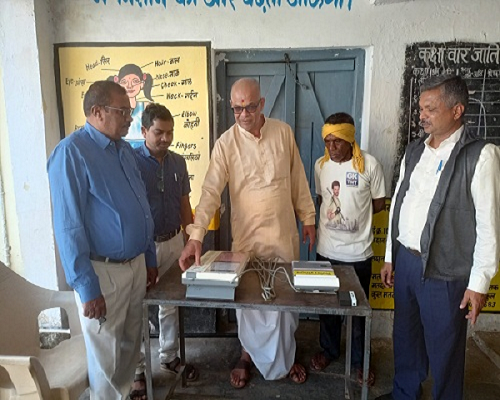 शत् प्रतिशत मतदान करने मतदाताओं को किया जा रहा जागरूक