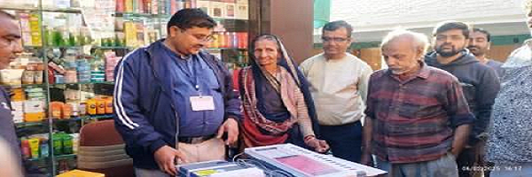 मनेंद्रगढ़ के वार्ड नंबर 14 में मतदाताओं को दिया गया प्रशिक्षण