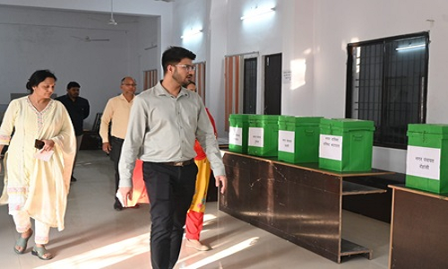 निर्वाचन ड्यूटी में लगे अधिकारी व कर्मचारियों द्वारा ईडीबी से मतदान आज से