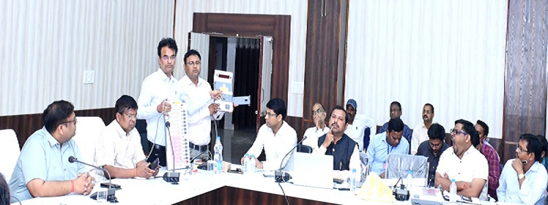 ई.व्ही.एम मशीनों की कमीशनिंग कार्य का दिया गया प्रशिक्षण