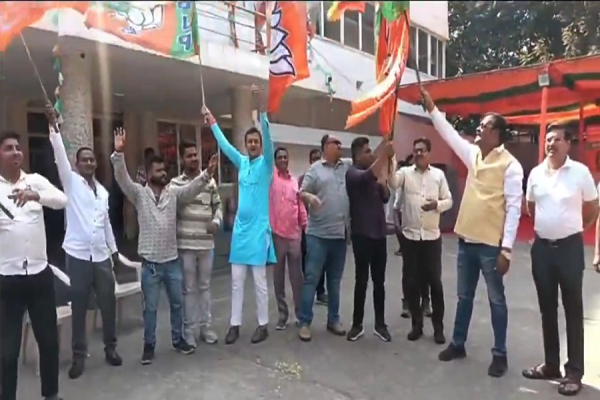 दिल्ली में भाजपा की बढ़त से छत्तीसगढ़ में जश्न का माहौल, सीएम साय ने दी बधाई...