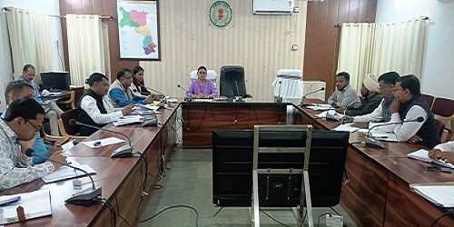 रिटर्रिंग अधिकारी जिला पंचायत ने ली सेक्टर अधिकारियों की बैठक