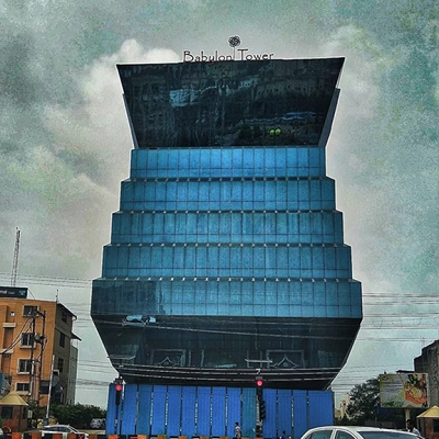 बेबीलॉन टावर की 7वीं मंजिल से कूदकर युवक ने की आत्महत्या...