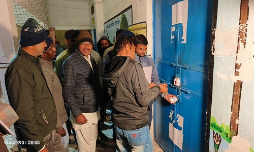 ईवीएम स्ट्रांग रूम में सील