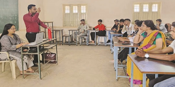 सुराना महाविद्यालय में किया गया छात्रों के लिए कैरियर मार्गदर्शन कार्यशाला का आयोजन