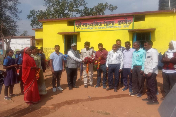 ग्रामीणों ने गर्मजोशी के साथ किया मतदान दलों का स्वागत