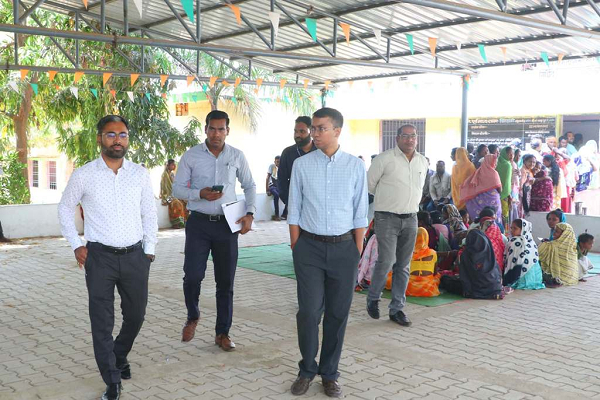 कलेक्टर ने किया भानुप्रतापपुर जनपद के मतदान केंद्रों का निरीक्षण
