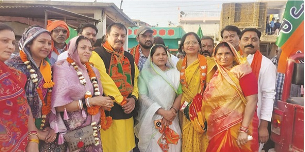 सांसद विजय बघेल के नेतृत्व में निकली विशाल विजय रैली