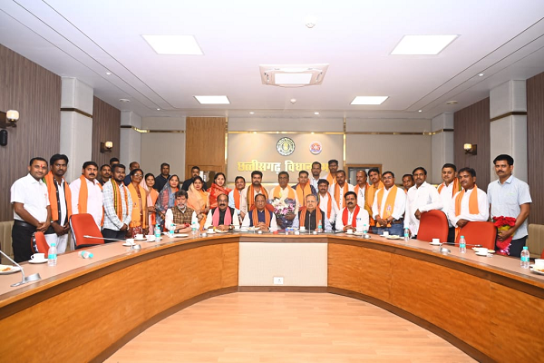 कवर्धा नगर पालिका अध्यक्ष व पार्षदों ने की मुख्यमंत्री व विधानसभा अध्यक्ष से भेंट