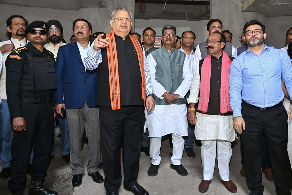  विधानसभा अध्यक्ष डॉ. रमन सिंह ने विधायकों संग किया निर्माणाधीन नवीन विधानसभा भवन का निरीक्षण