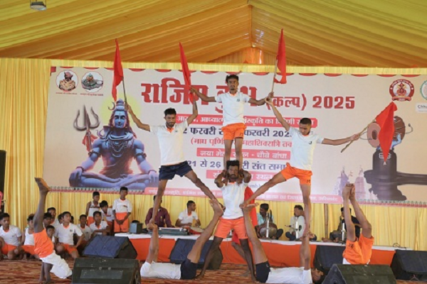 सांस्कृतिक कार्यक्रमों की प्रस्तुति ने दर्शकों का खूब मनोरंजन किया